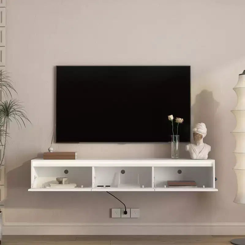 Meuble TV mural flottant de 65 pouces avec lumières LED et prise de courant – Blanc brillant