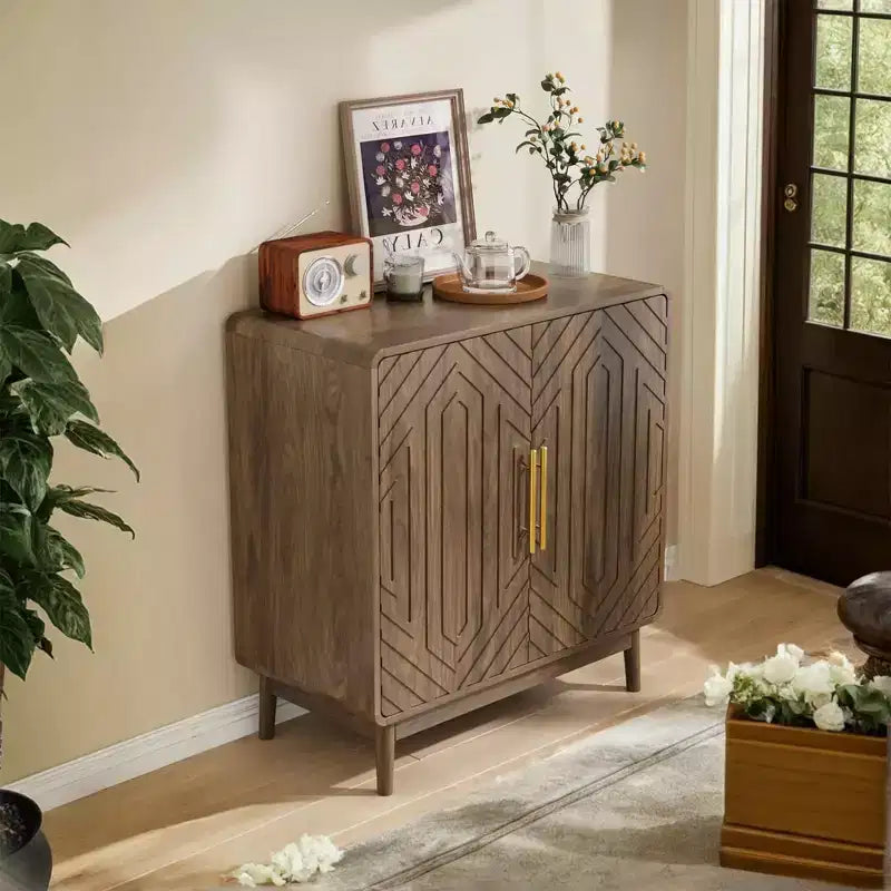 Buffet bas avec 2 portes sculptées – Noyer, étagère réglable