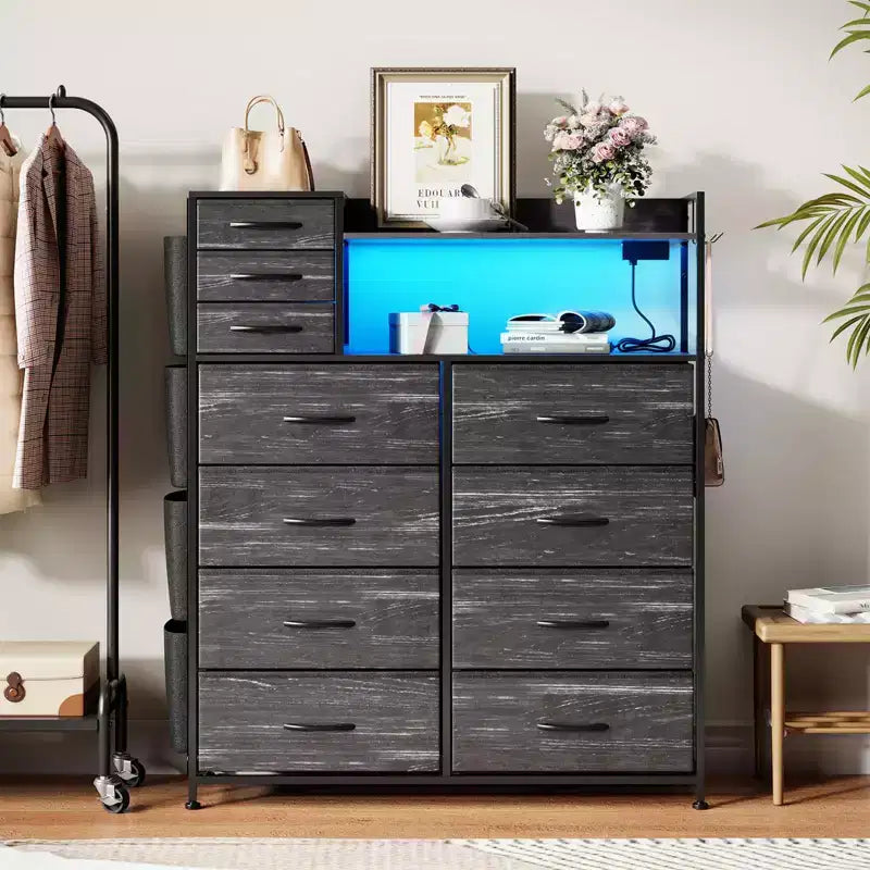 Commode de chambre, commode de rangement en tissu à 11 tiroirs avec station de charge et lumières