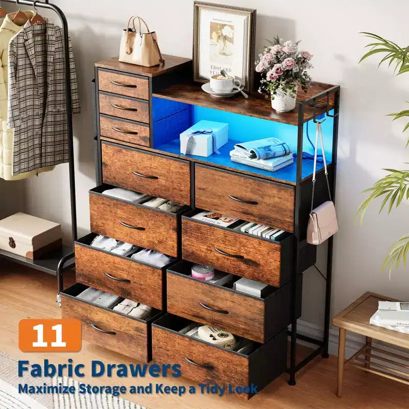 Commode de chambre, commode de rangement en tissu à 11 tiroirs avec station de charge et lumières