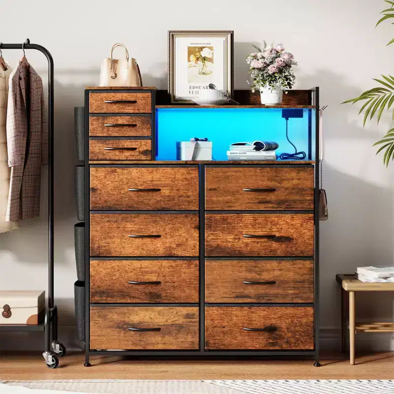Commode de chambre, commode de rangement en tissu à 11 tiroirs avec station de charge et lumières