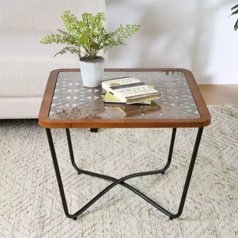Table basse carrée moderne 58 cm – Plateau en verre trempé et motif ajouré géométrique