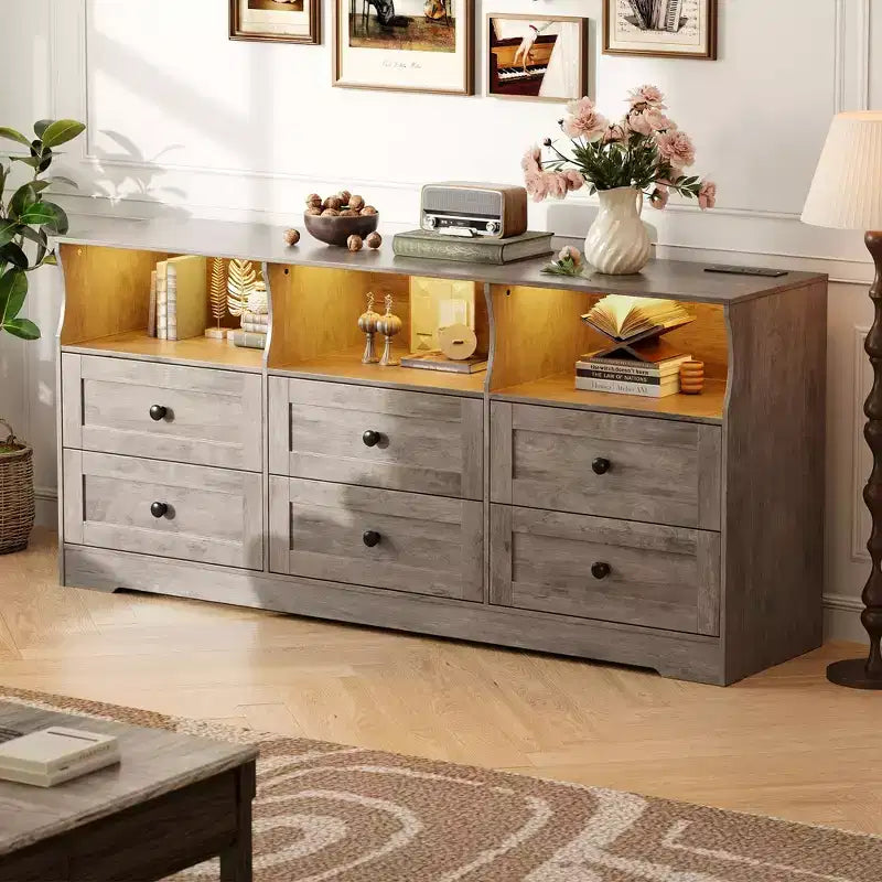 Commode en bois 6 tiroirs de 63 po avec prise de courant et étagères ouvertes, meuble TV moderne pour salon et chambre à coucher, chiffonnier